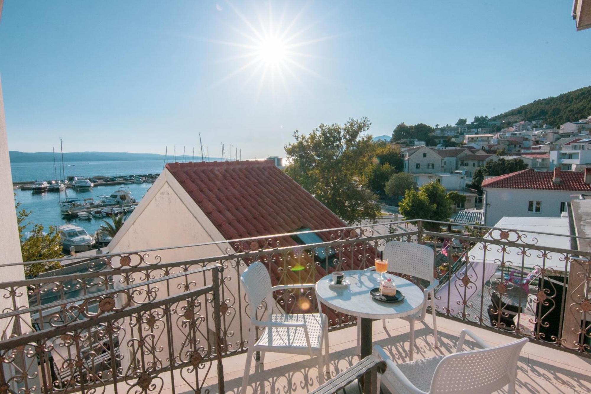 Bed & Breakfast Portun In The Center Baška Voda Dış mekan fotoğraf