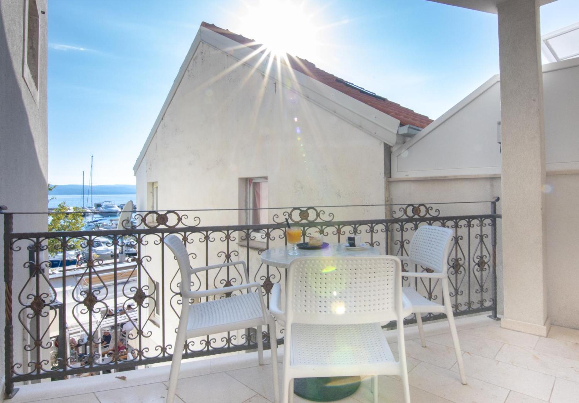 Bed & Breakfast Portun In The Center Baška Voda Dış mekan fotoğraf