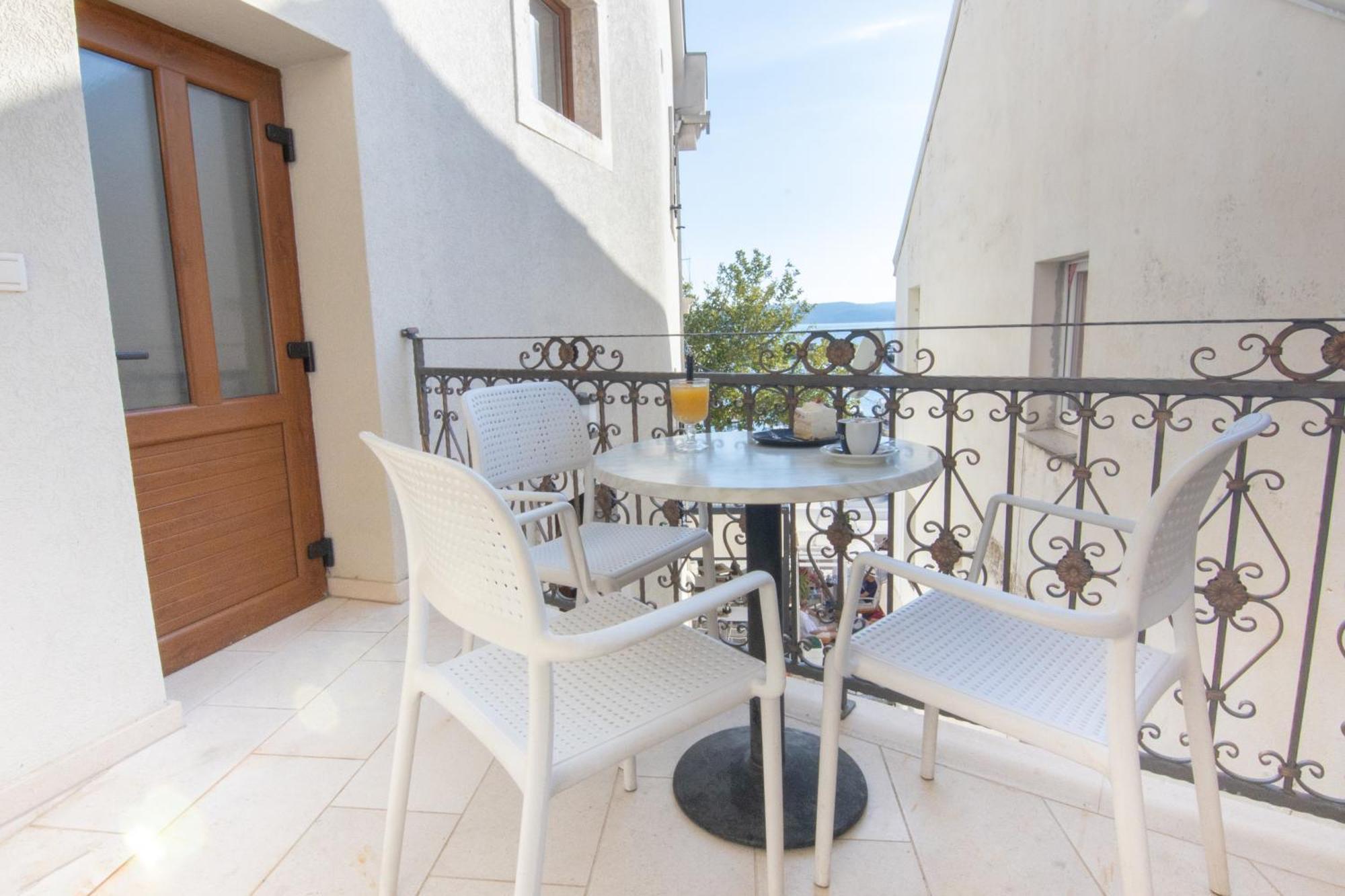 Bed & Breakfast Portun In The Center Baška Voda Dış mekan fotoğraf